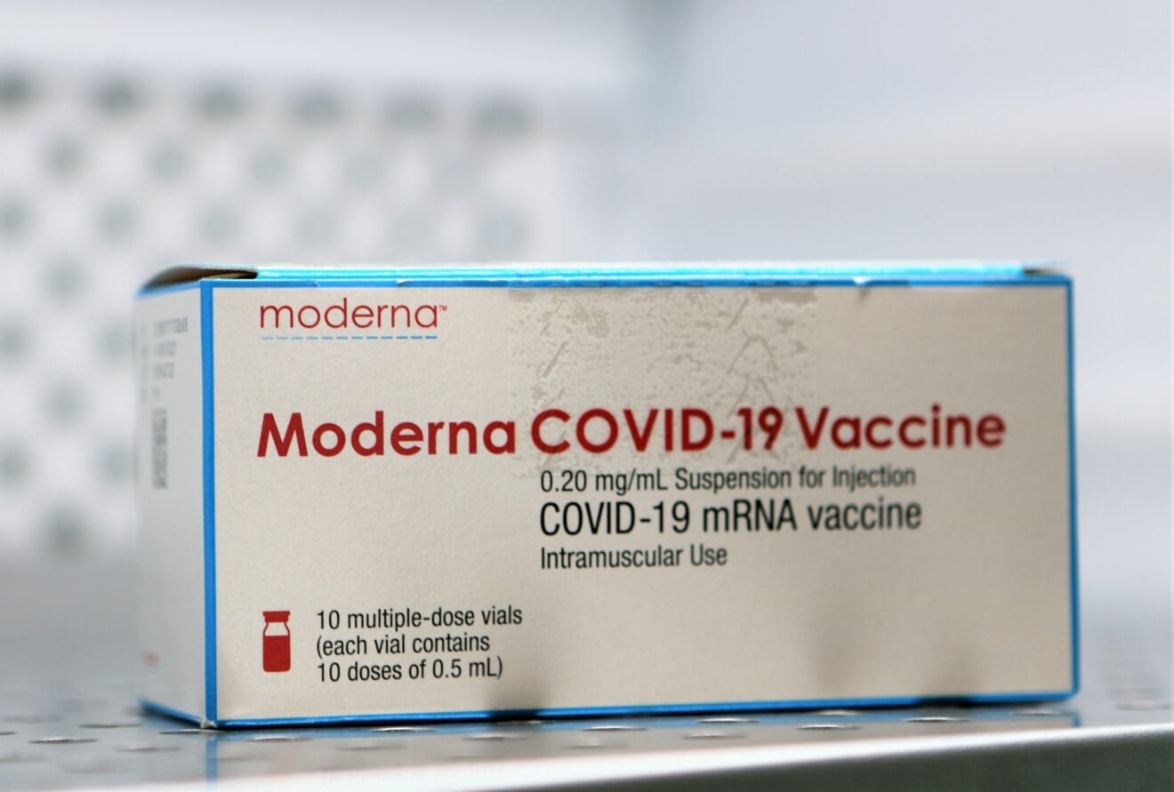 Der vaccineres videre med Pfizer og Moderna