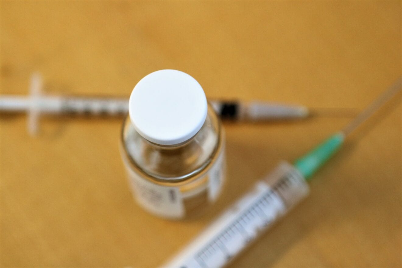 Regeringen og regionerne vil sikre mulighed for over 400.000 daglige vaccinestik